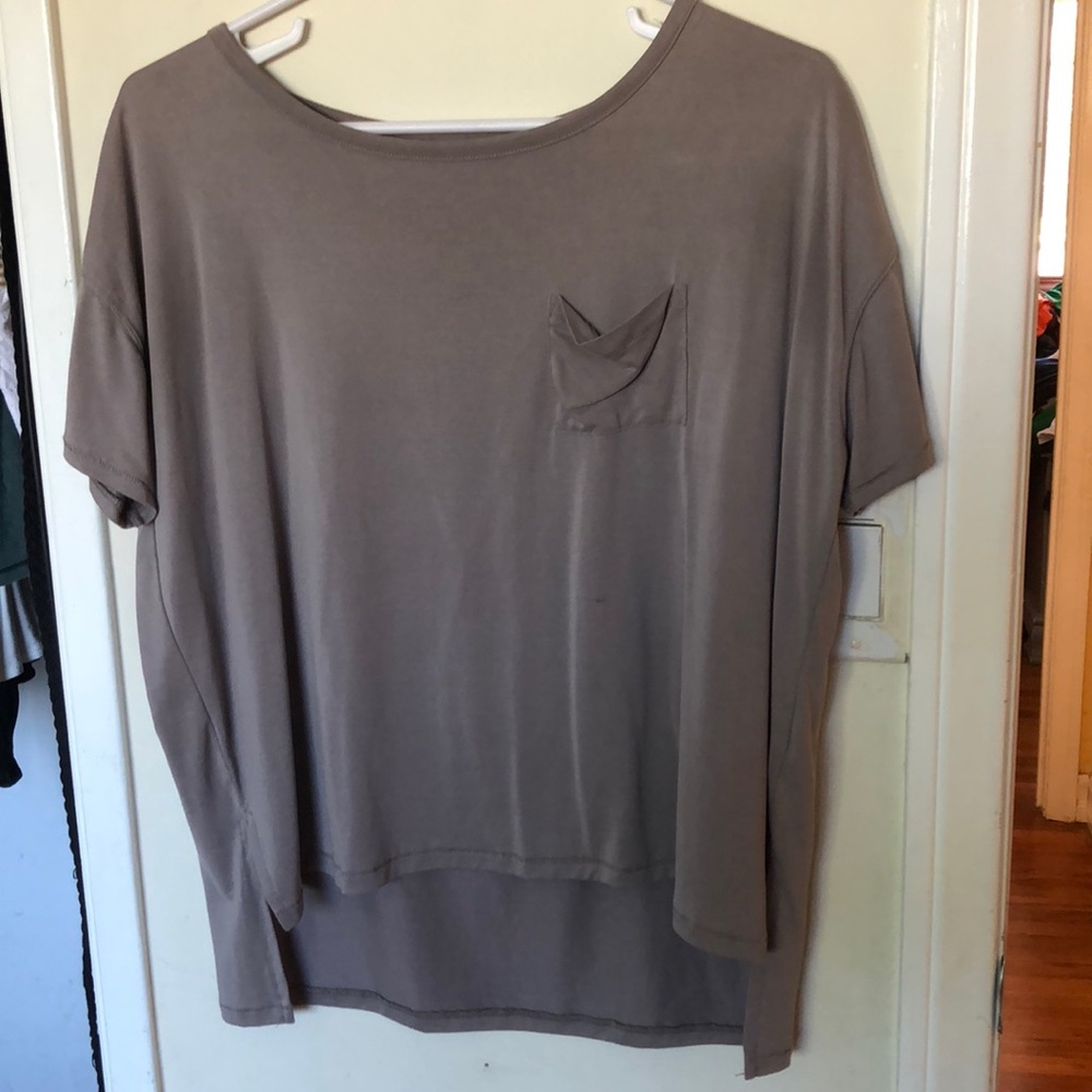 size XS-TP grey/tanish tshirt with pockets